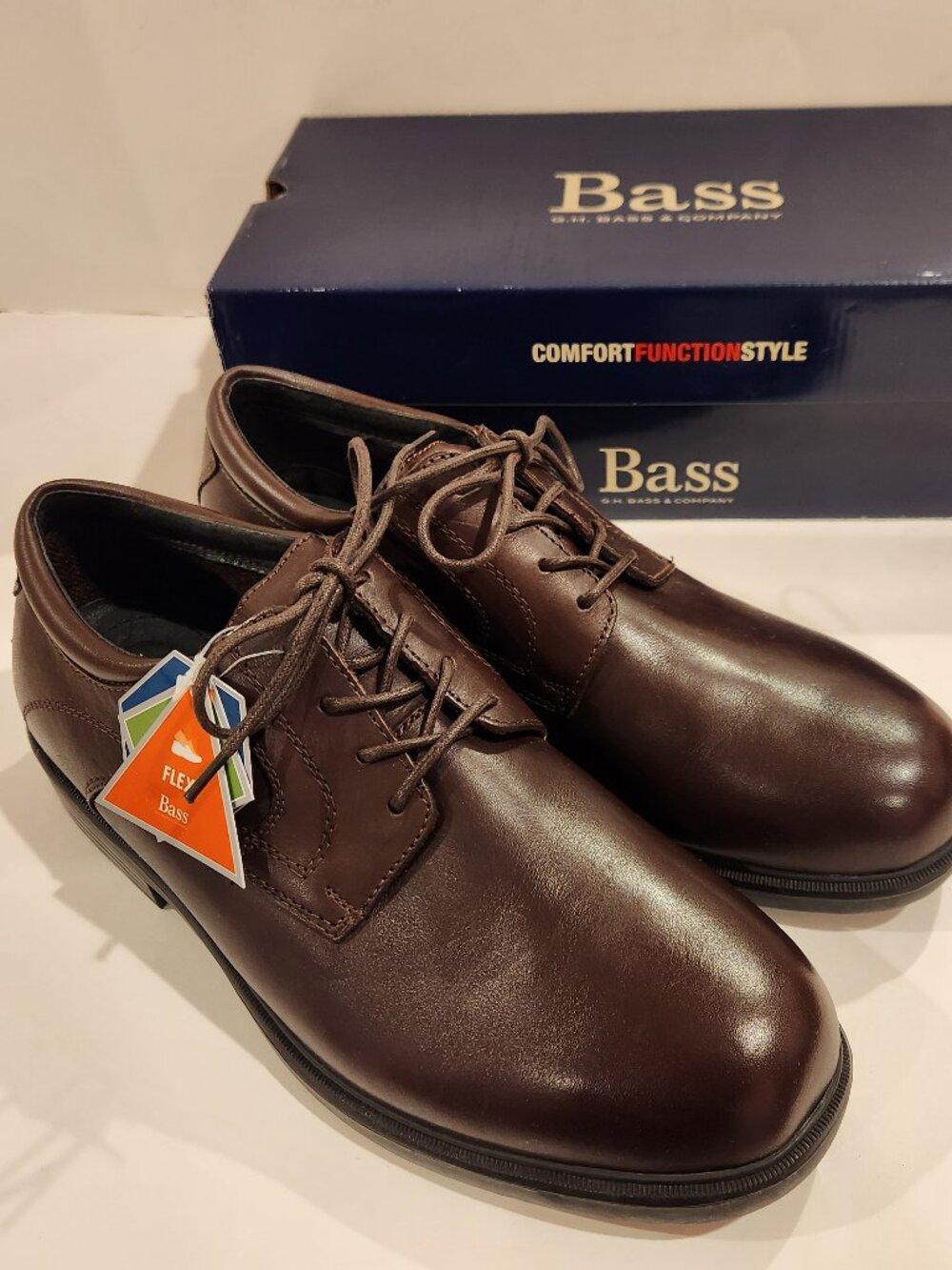 Men's Bass Wide Width Cushion Step Flex Leather Upper